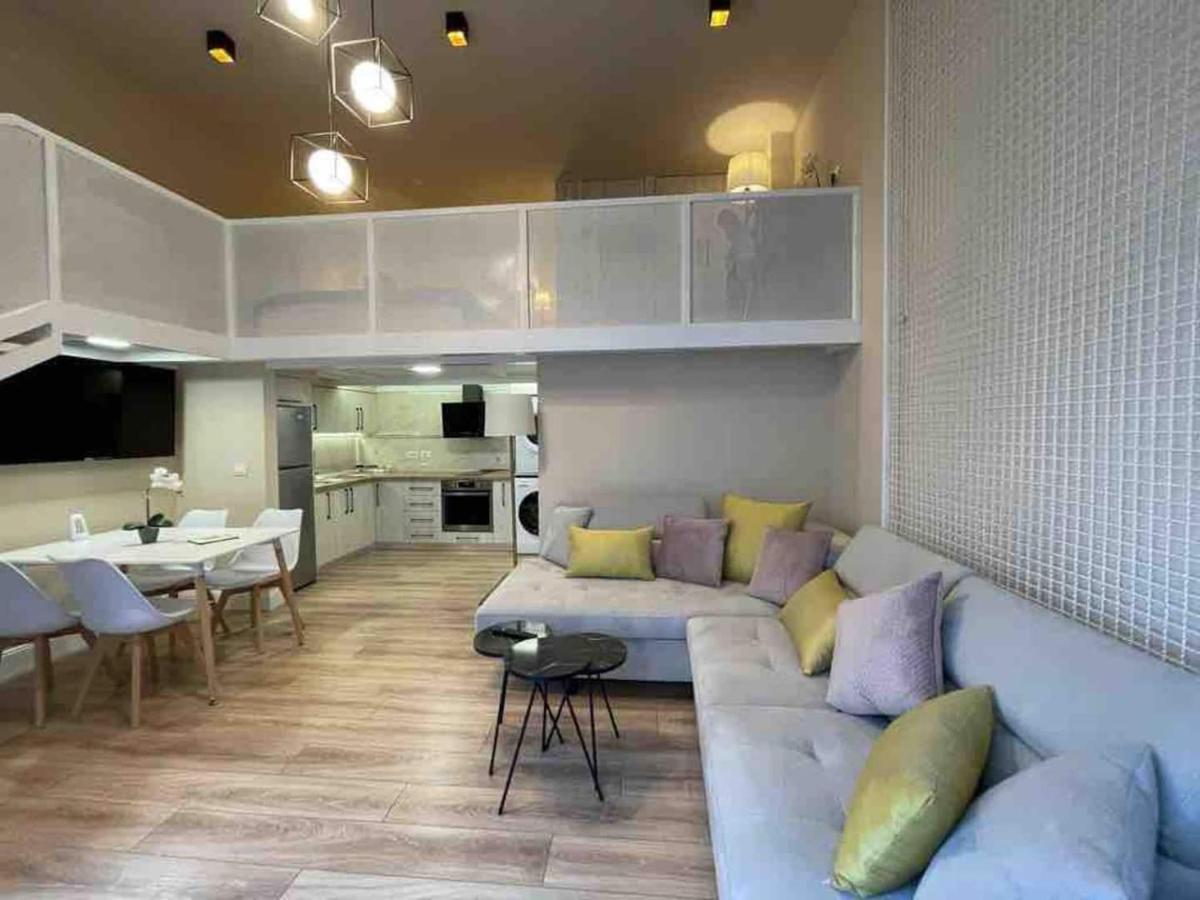 Lovely Apartment In Pogradec City With A Lake View Eksteriør billede