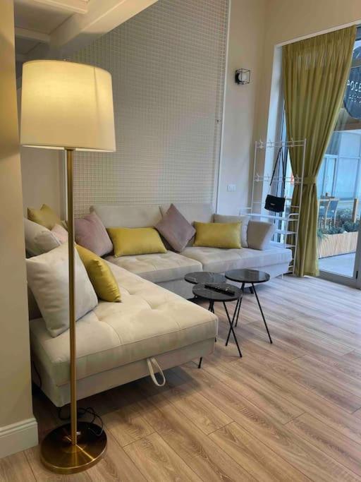 Lovely Apartment In Pogradec City With A Lake View Eksteriør billede
