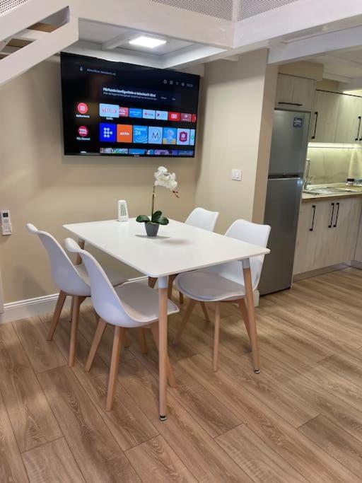 Lovely Apartment In Pogradec City With A Lake View Eksteriør billede