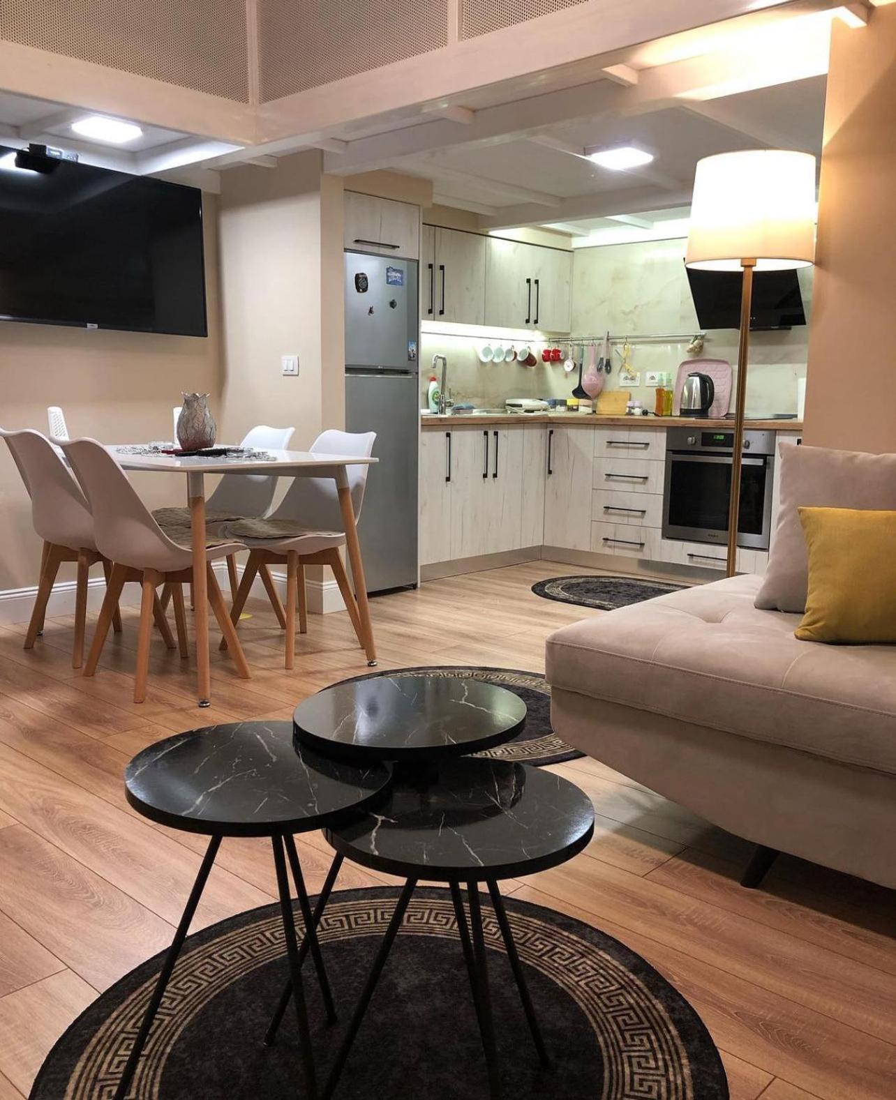 Lovely Apartment In Pogradec City With A Lake View Eksteriør billede